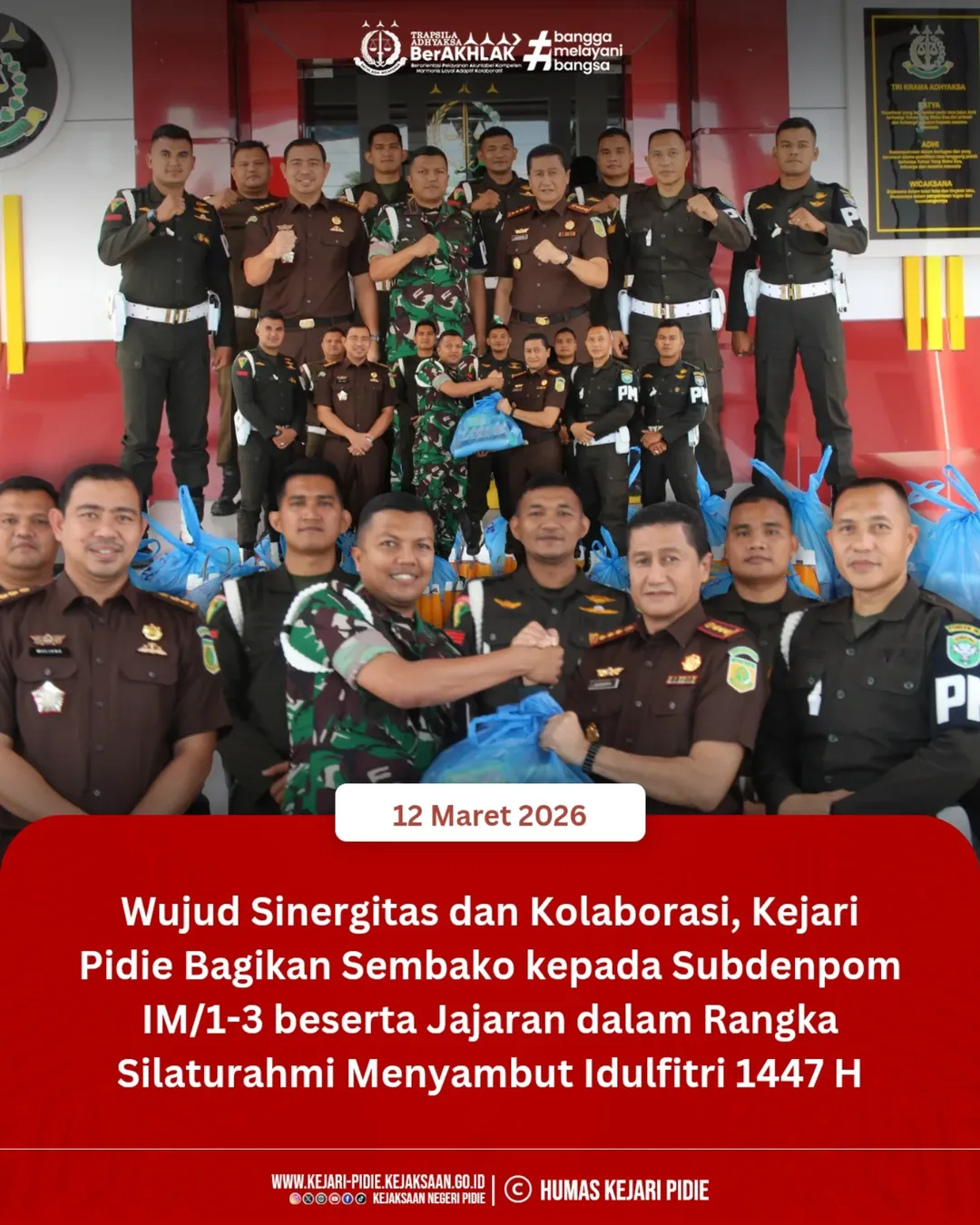 Penyerahan bingkisan tersebut diberikan secara langsung kepada Komandan Sub Detasemen Polisi Militer beserta jajarannya. 1 SnapInsta.to 649567506 18198350437344261 5997742727418594512 n
